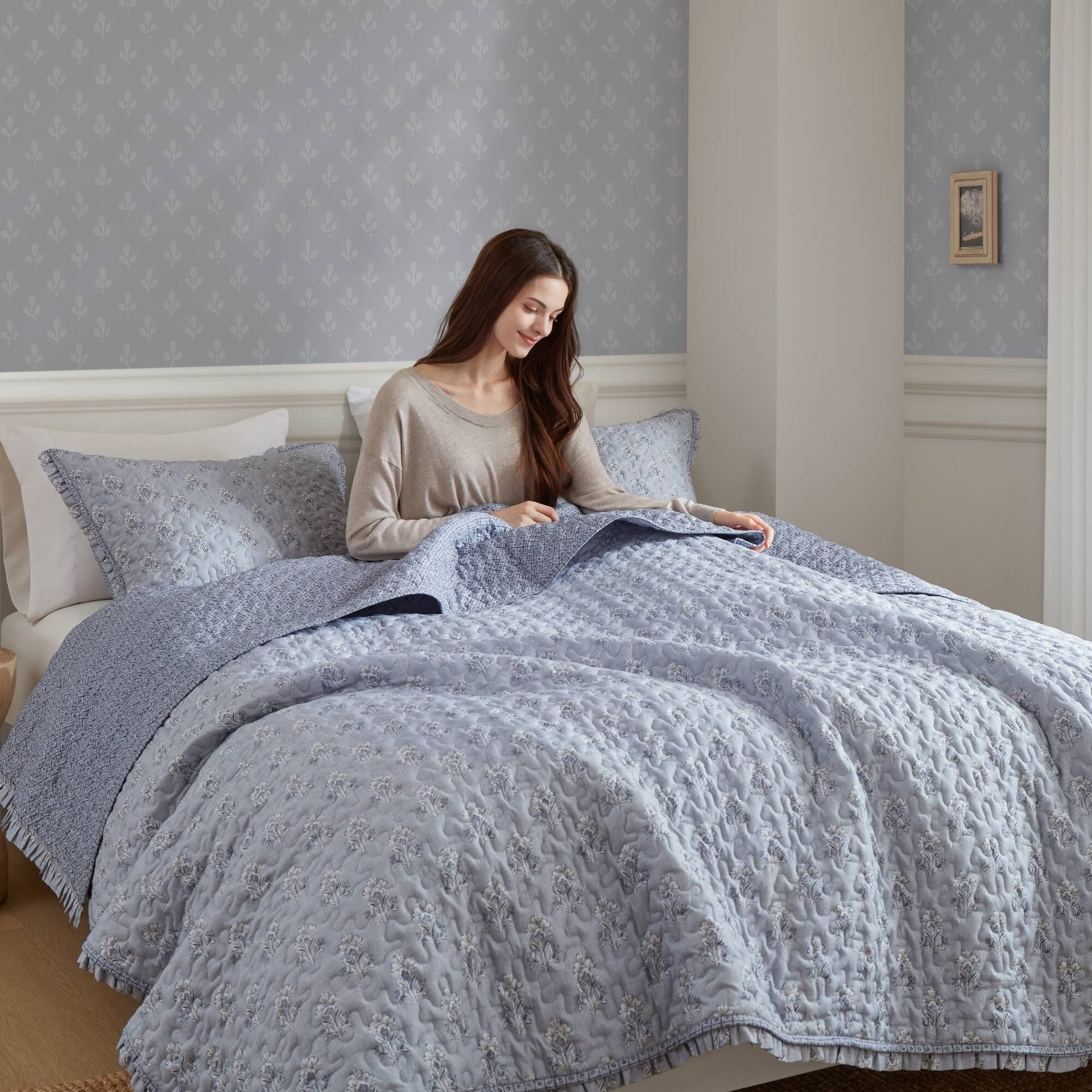 3-Piece Queen 3 Piece Ruffle Printed Quilt Set,Blue