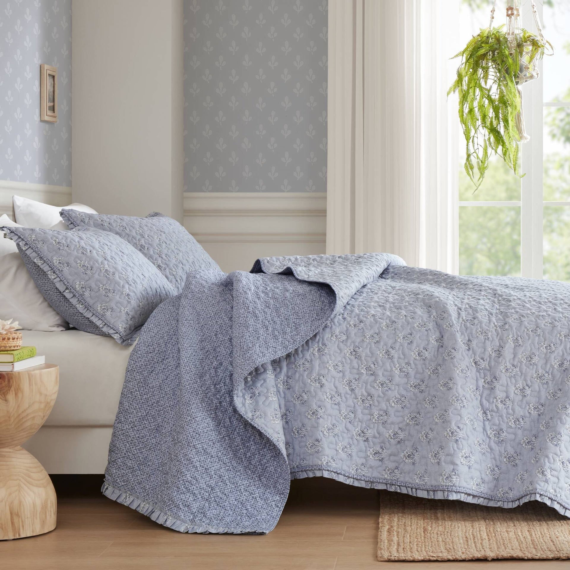 3-Piece Queen 3 Piece Ruffle Printed Quilt Set,Blue