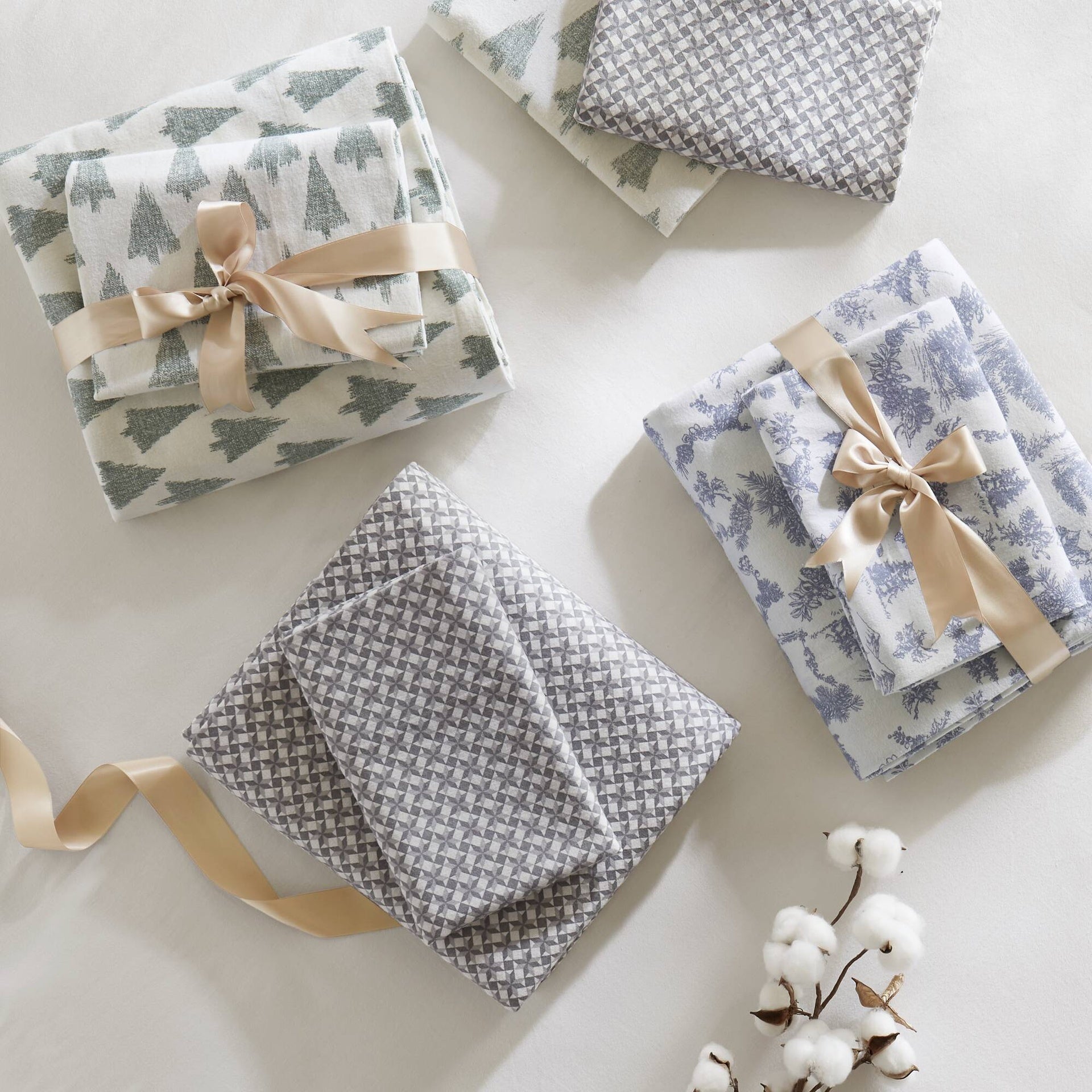 4-Piece King 100% Cotton Flannel Printed Sheet Set,Snowflake