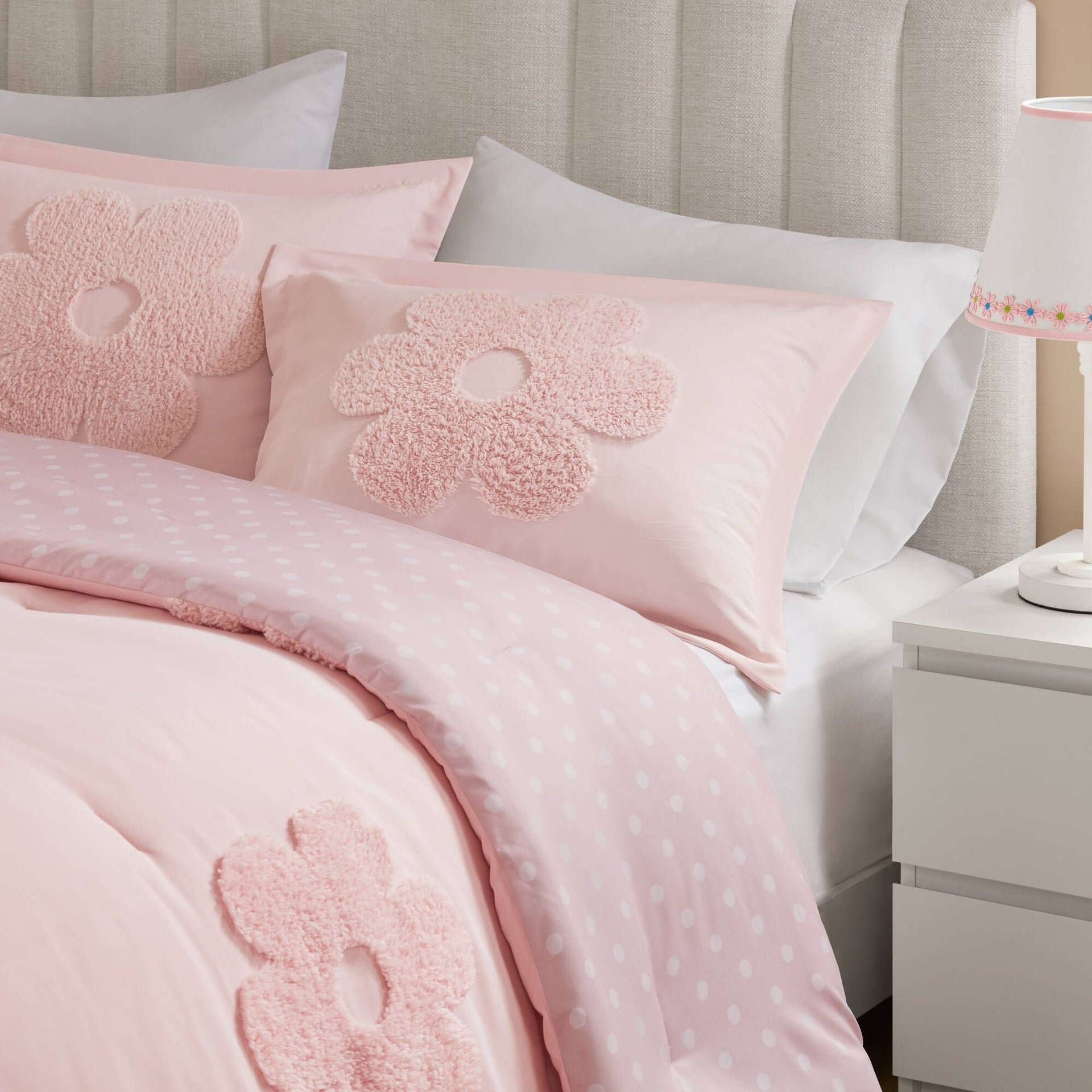 4-Piece Full/Queen Floral Reversible Tufted Chenille Comforter Set with Flower Throw Pillow,Pink