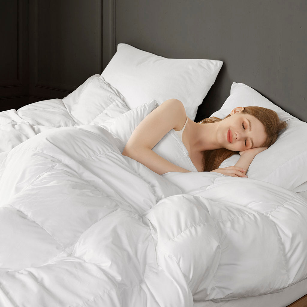 Overfilled Down Alternative Comforter White Full/Queen