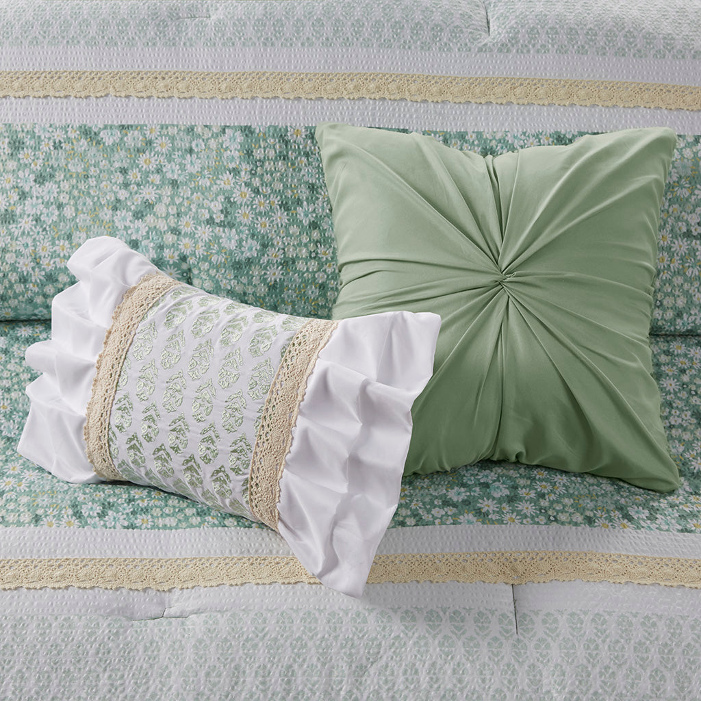 King/Cal King 5 Piece Seersucker Comforter Set with Throw Pillows