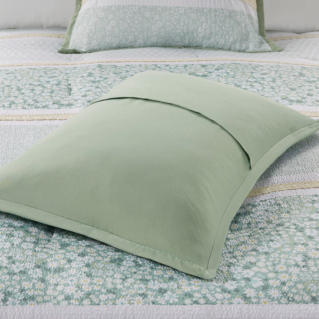 King/Cal King 5 Piece Seersucker Comforter Set with Throw Pillows