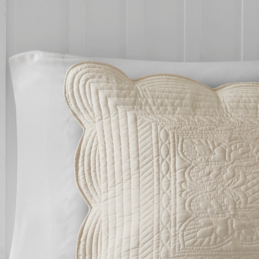 3 Piece Reversible Scalloped Edge Quilt Set Cream Full/Queen