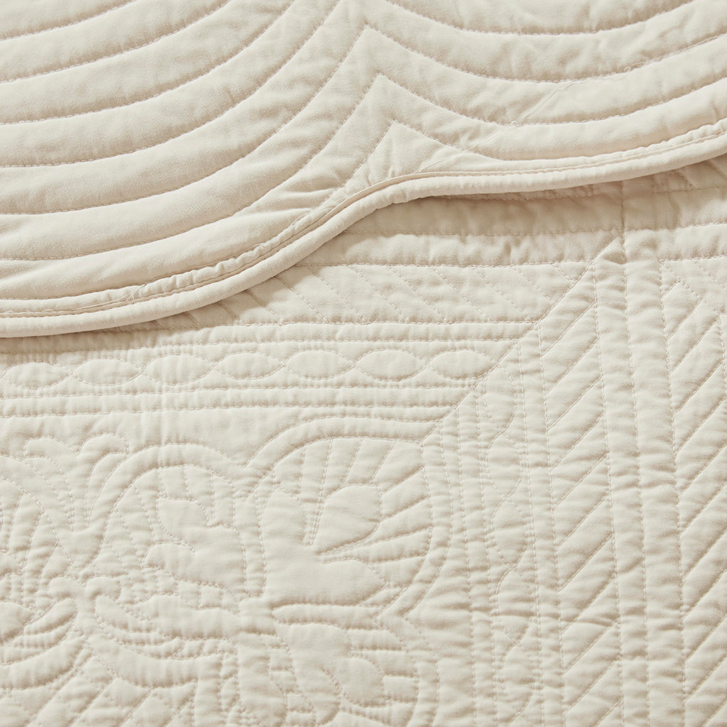 3 Piece Reversible Scalloped Edge Quilt Set Cream Full/Queen
