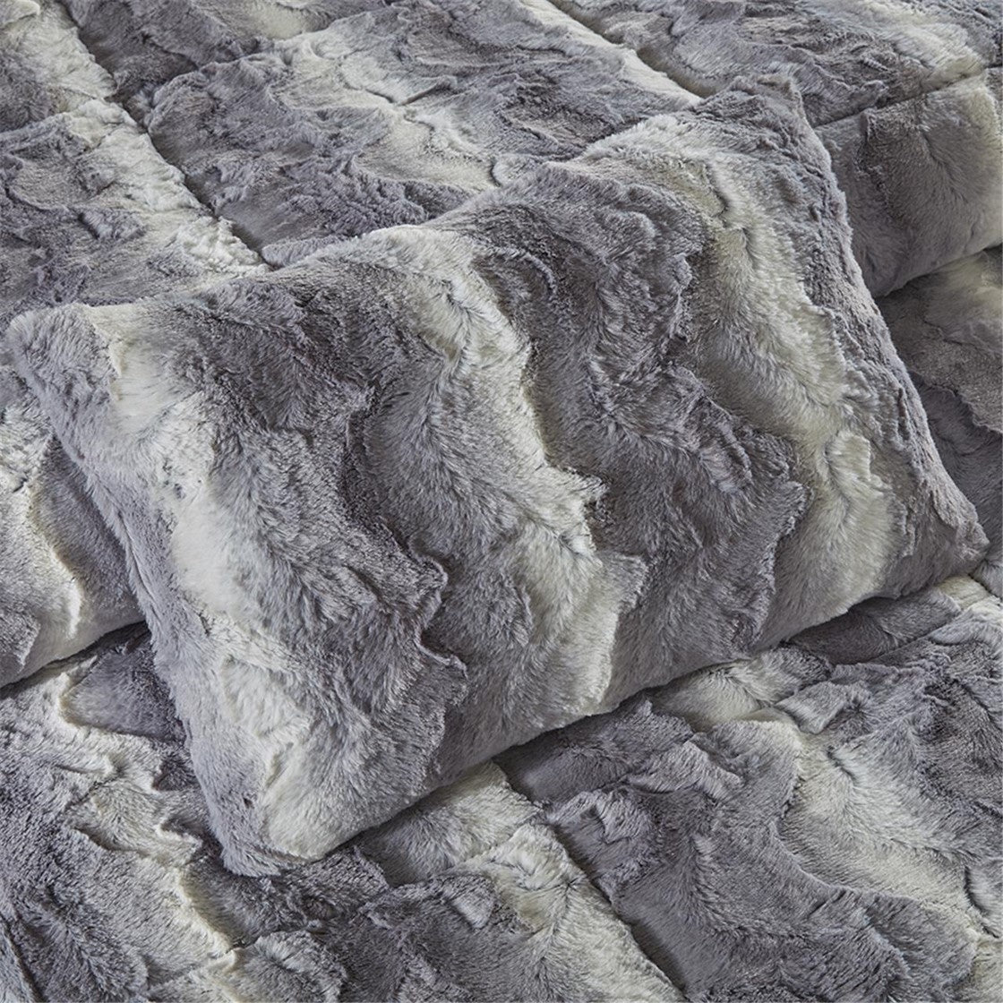 Full/Queen 4PC Faux Fur Comforter Set