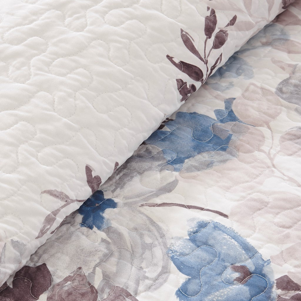 6 Piece Printed Quilt Set with Throw Pillows Blue King/Cal King
