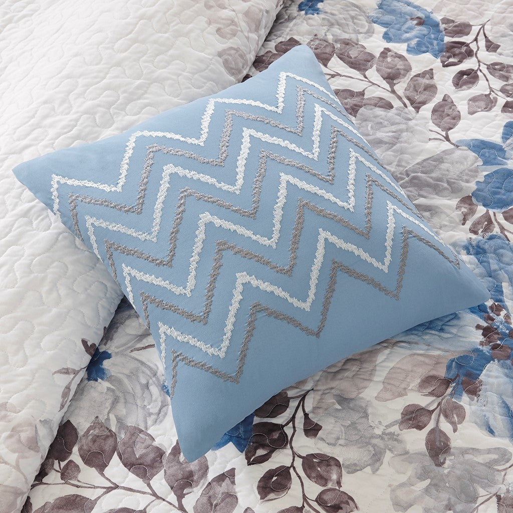 6 Piece Printed Quilt Set with Throw Pillows Blue King/Cal King