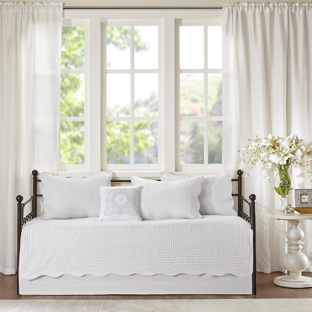6 Piece Reversible Scalloped Edge Daybed Cover Set White Daybed