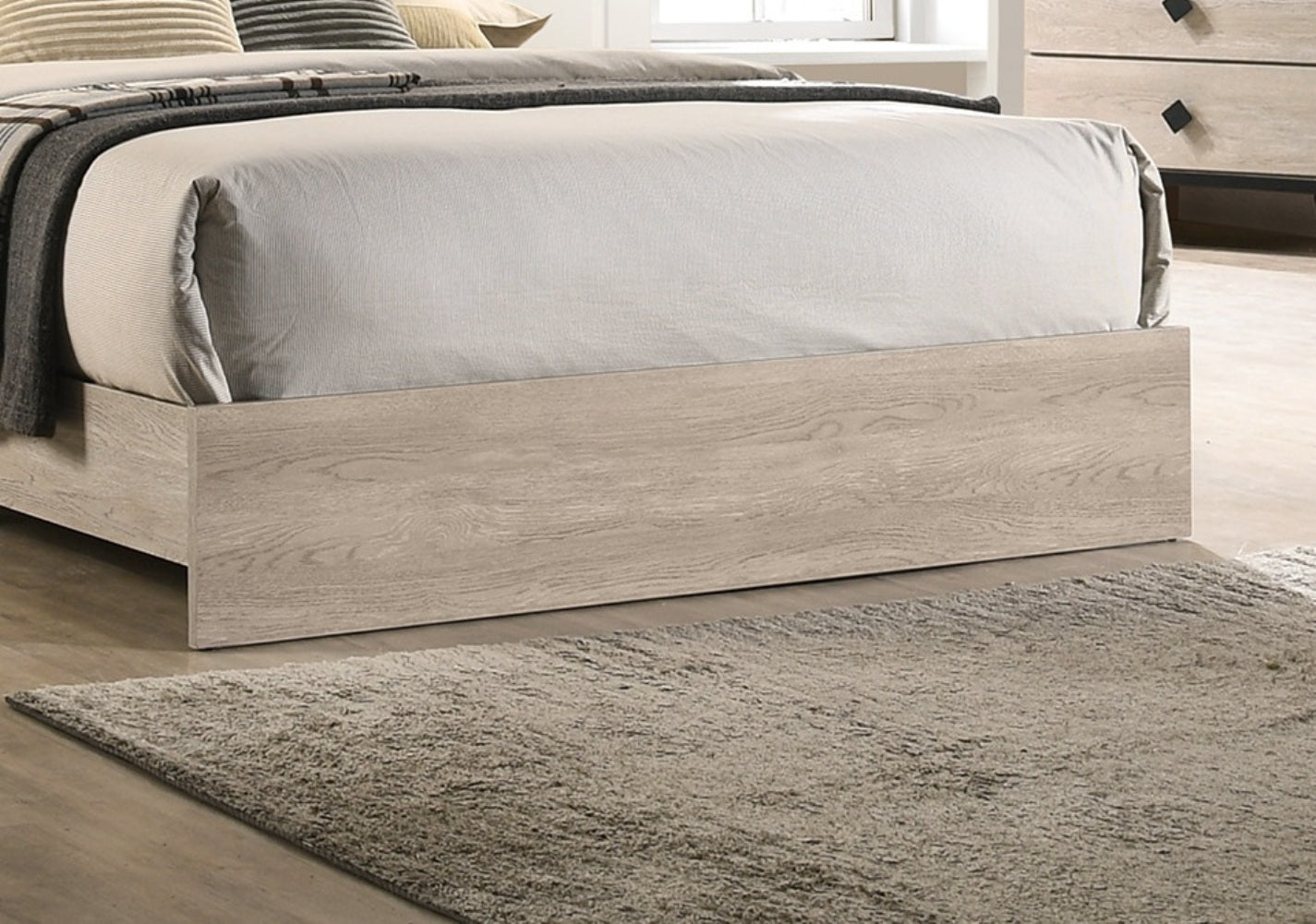Contemporary 1pc Cream Finish Queen Size Bed Bedroom Furniture Gray V-Design Headboard Rubberwood 1pc Bedframe