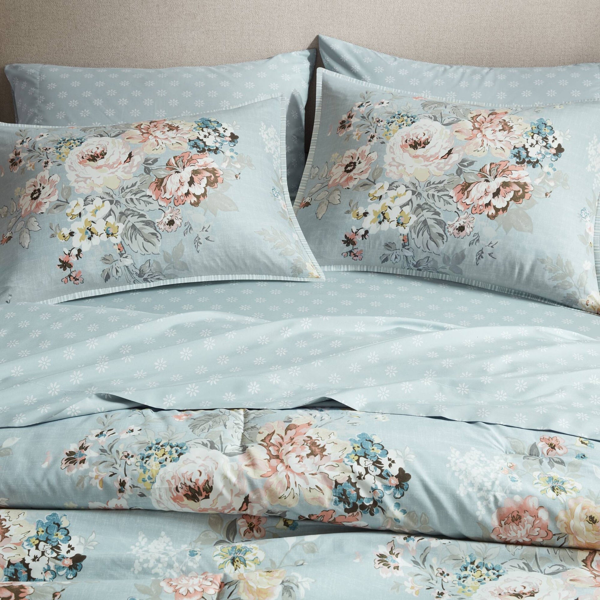 7-Piece Queen 7 Piece Vintage-inspired Collection floral print,Soft Blue