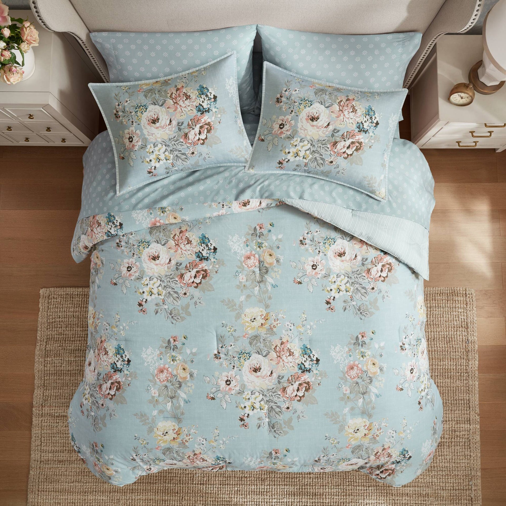 7-Piece Queen 7 Piece Vintage-inspired Collection floral print,Soft Blue