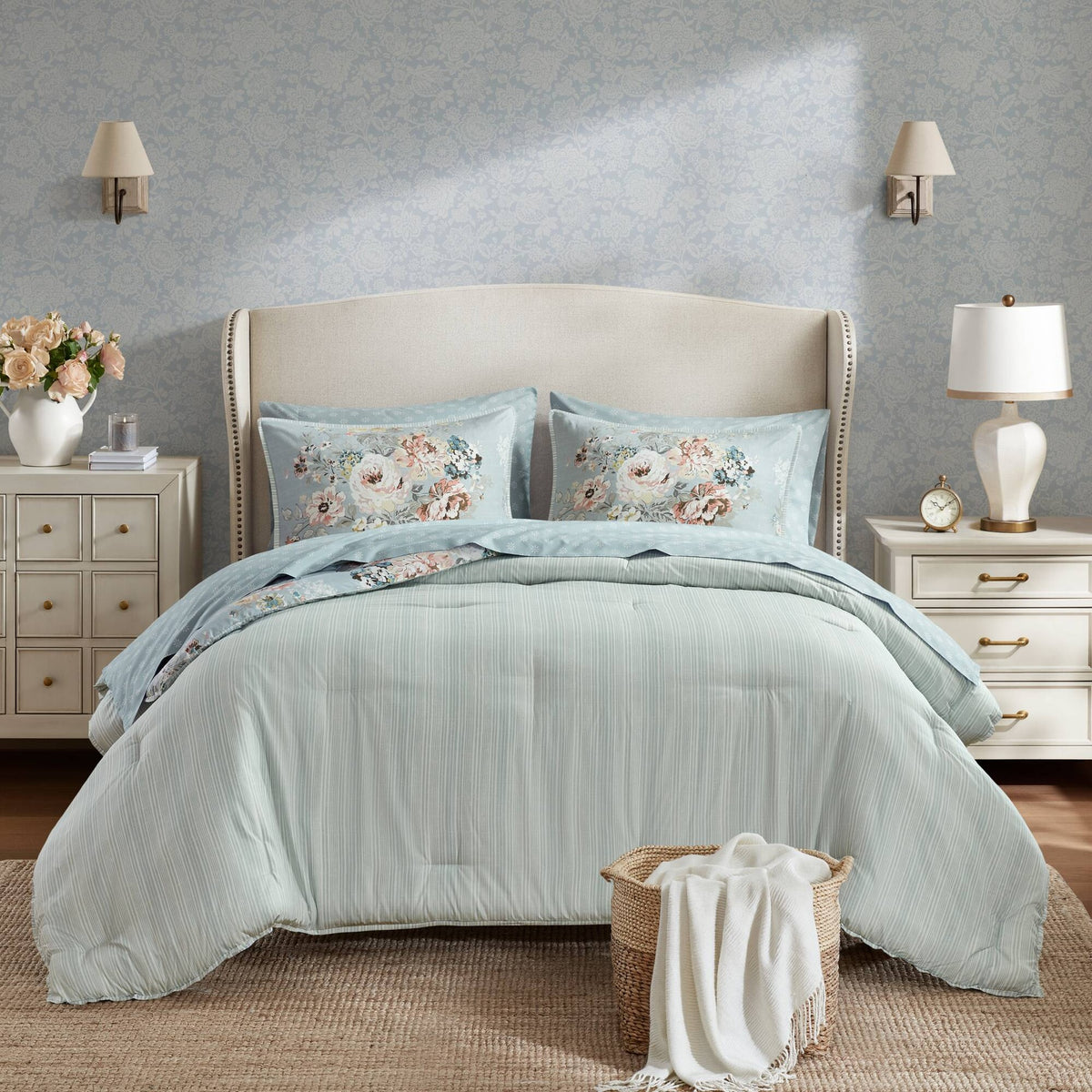 7-Piece Queen 7 Piece Vintage-inspired Collection floral print,Soft Blue