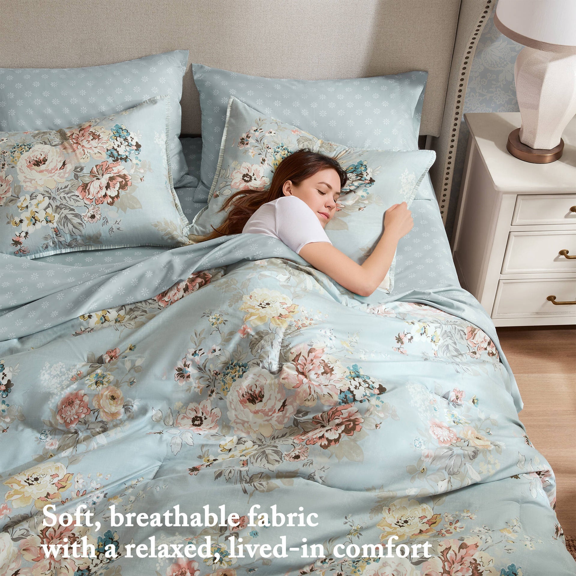 7-Piece Queen 7 Piece Vintage-inspired Collection floral print,Soft Blue
