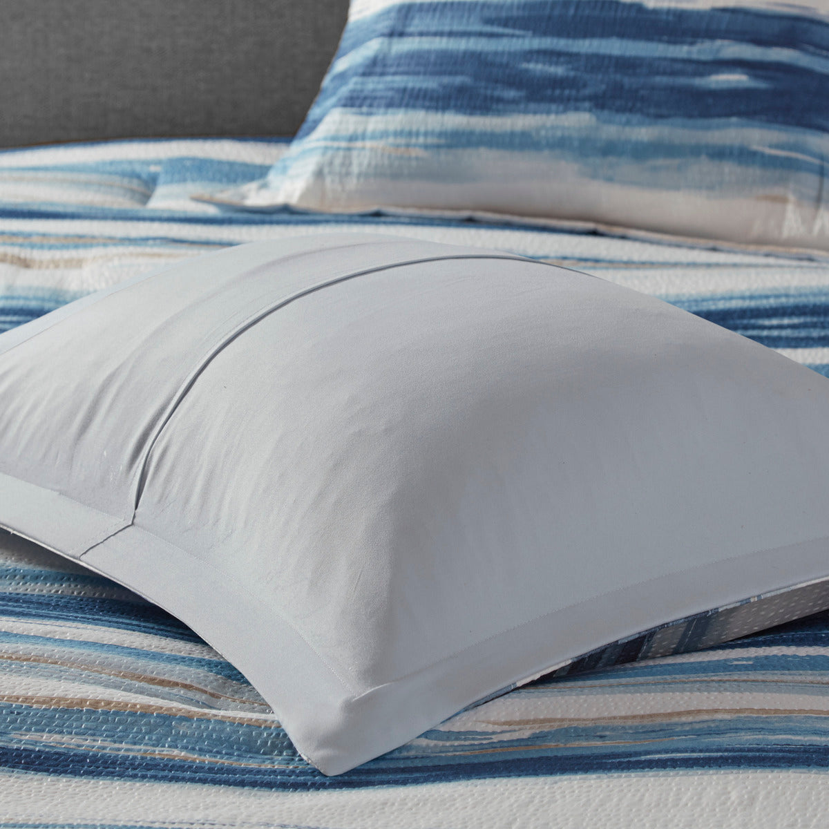 8 Piece Printed Seersucker Comforter and Quilt Set Collection Blue King/Cal King