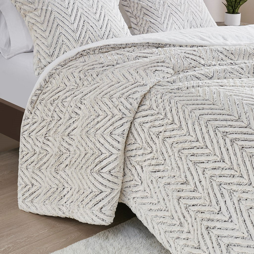 Twin/Twin XL Ultra Plush Down Alternative Comforter Set