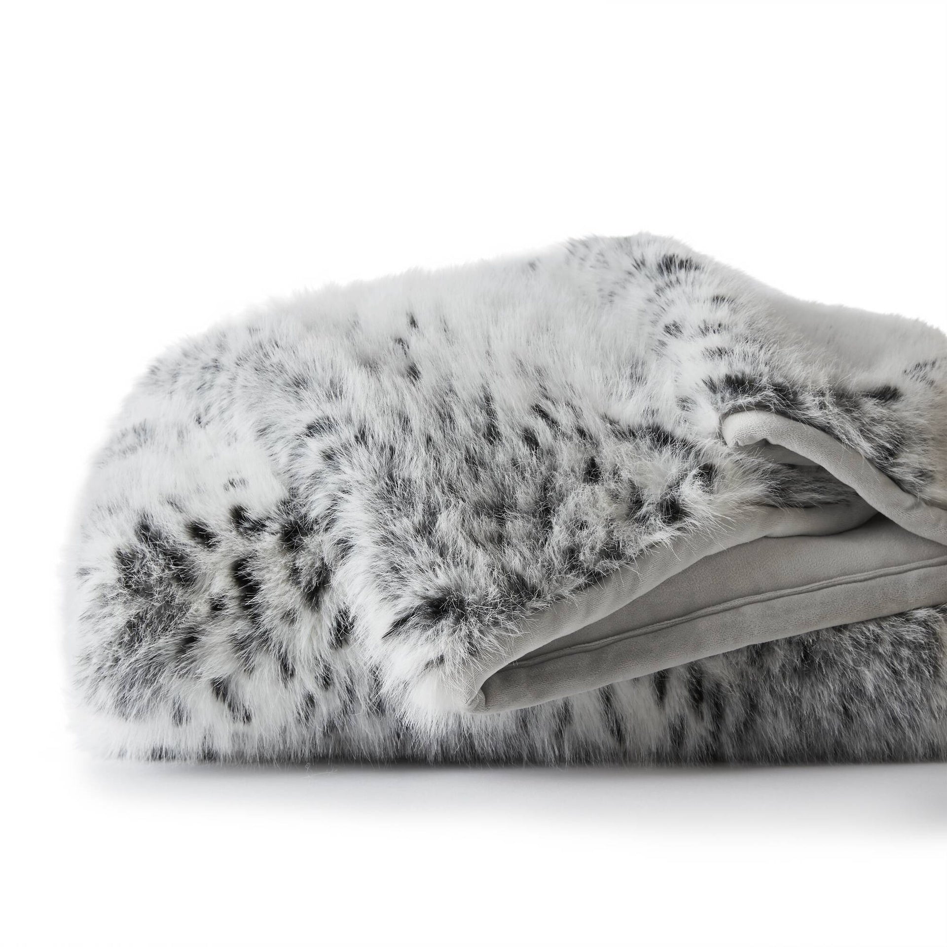 1-Piece 60x80" Faux Fur Throw Blanket,Snow Leopard