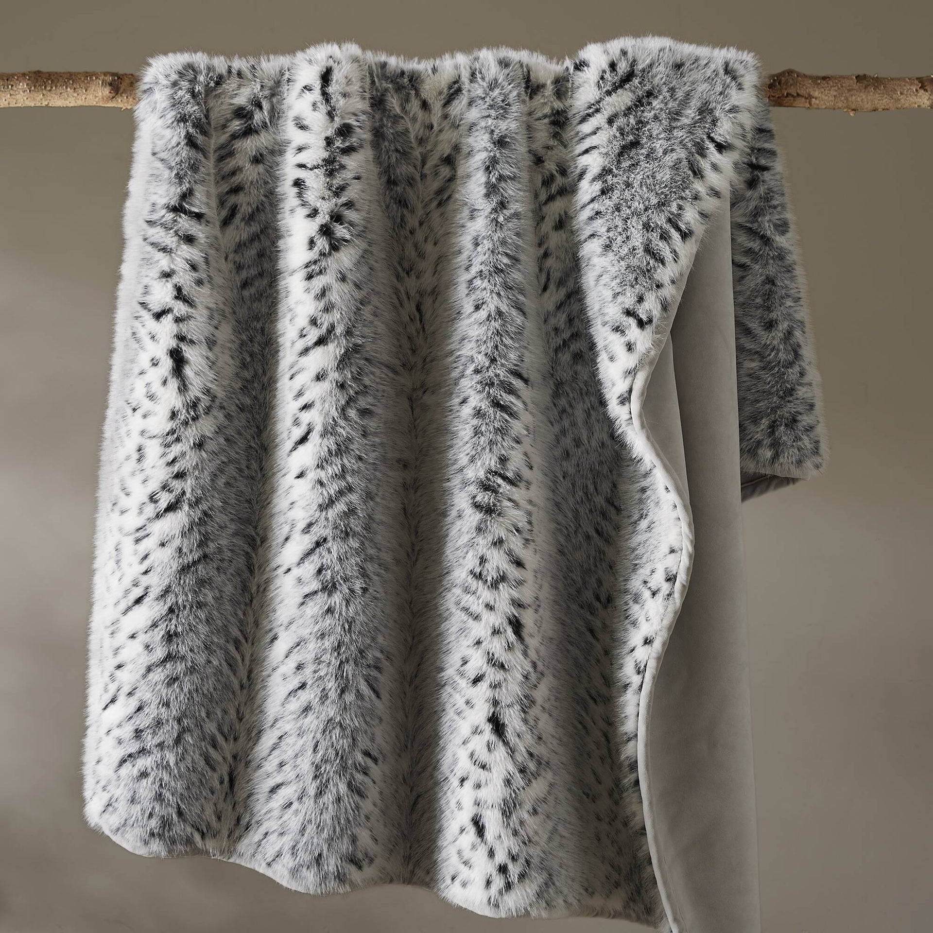 1-Piece 60x80" Faux Fur Throw Blanket,Snow Leopard