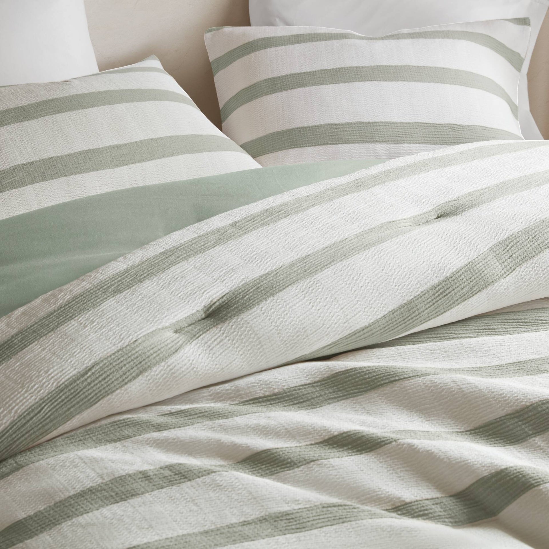 3-Piece Full/Queen Yarn-dyed striped comforter