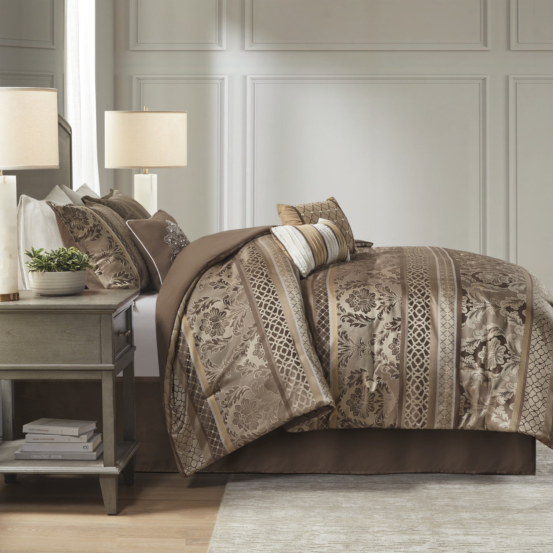 7 Piece Jacquard Comforter Set Brown/Gold King