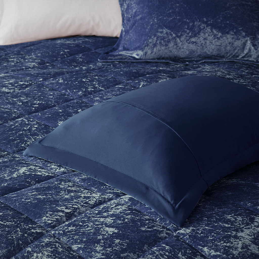 King/Cal King Velvet Comforter Set with Throw Pillow