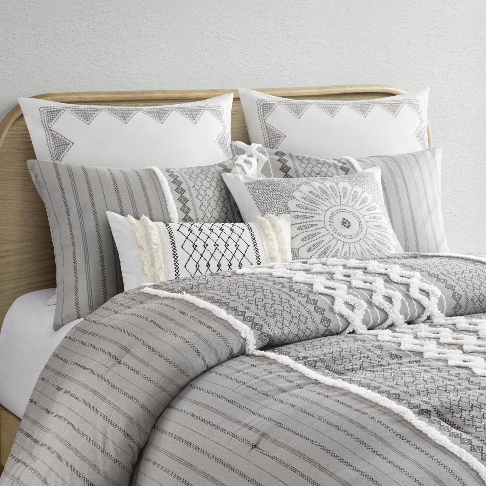 Cotton Printed Comforter Set with Chenille Gray Full/Queen