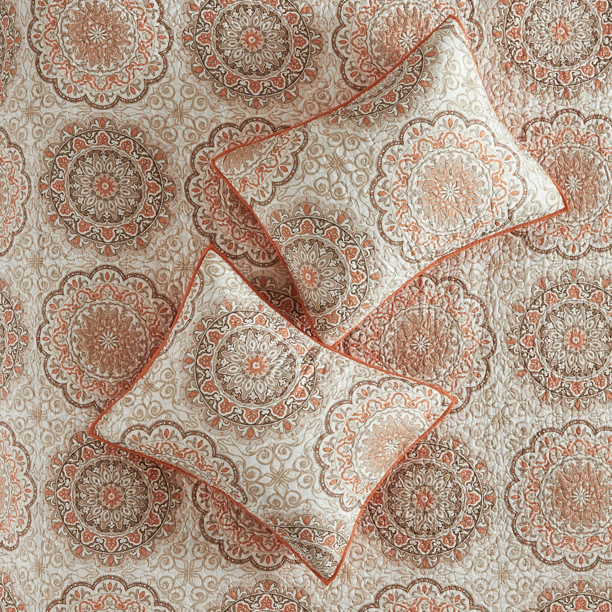 6 Piece Reversible Quilt Set with Throw Pillows Orange King/Cal King