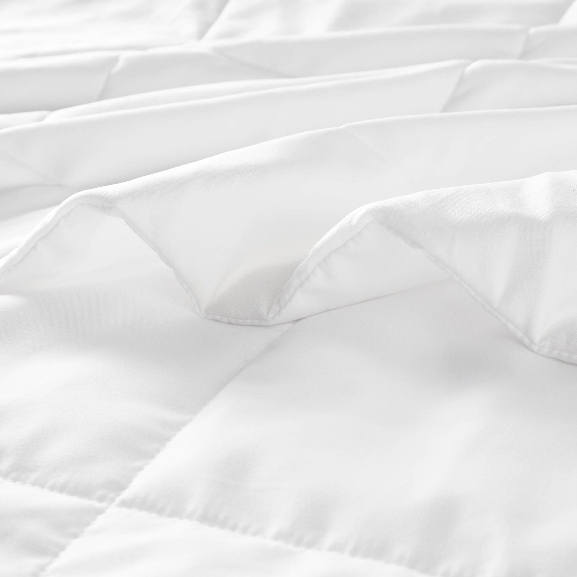 Down Alternative Blanket White King