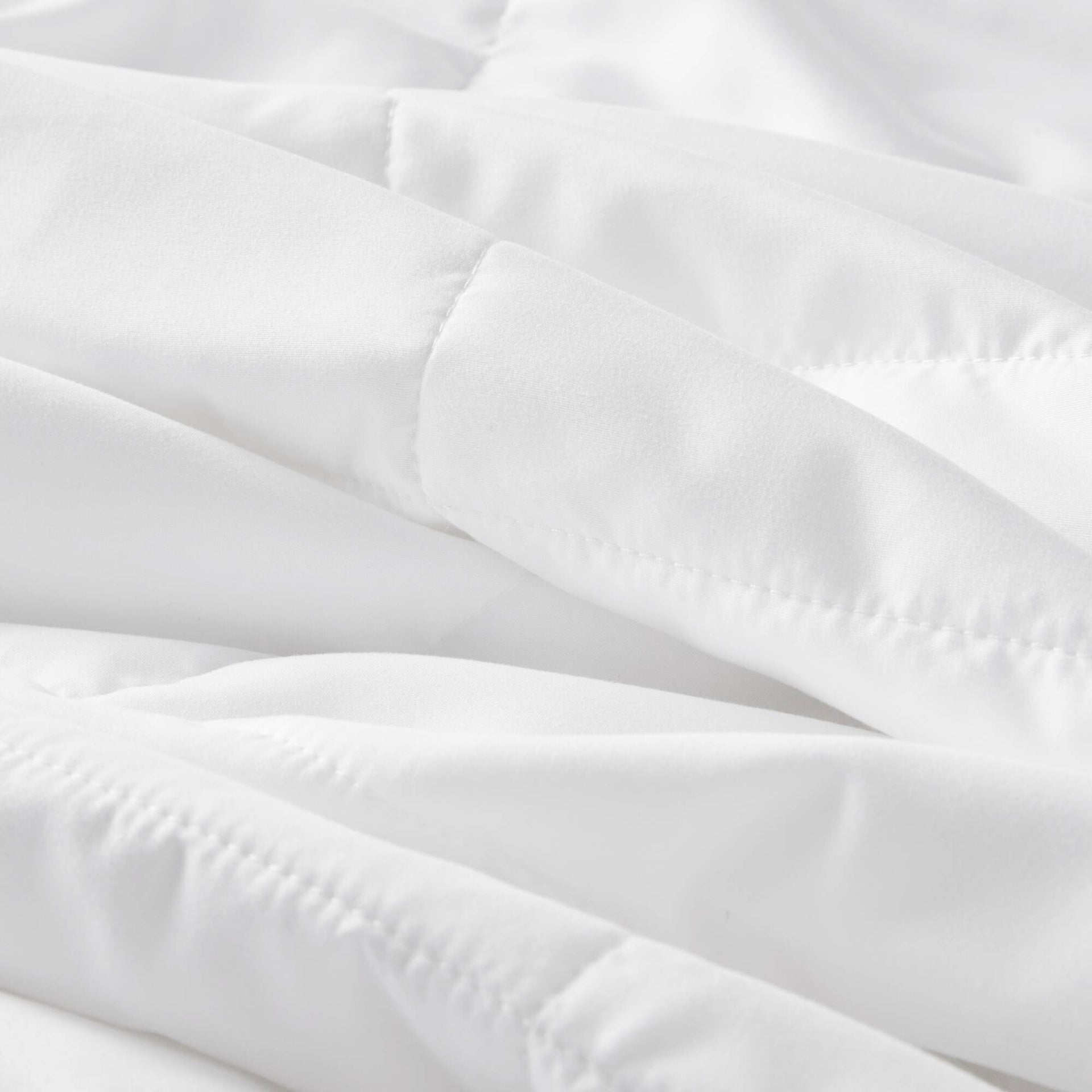 Down Alternative Blanket White King