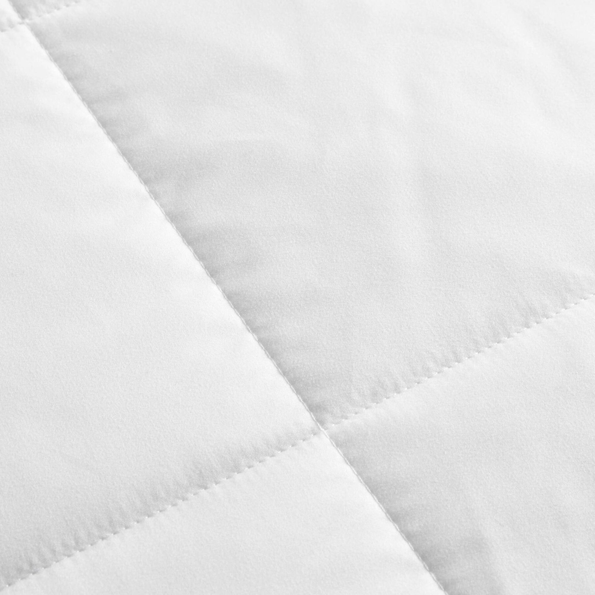 Down Alternative Blanket White King