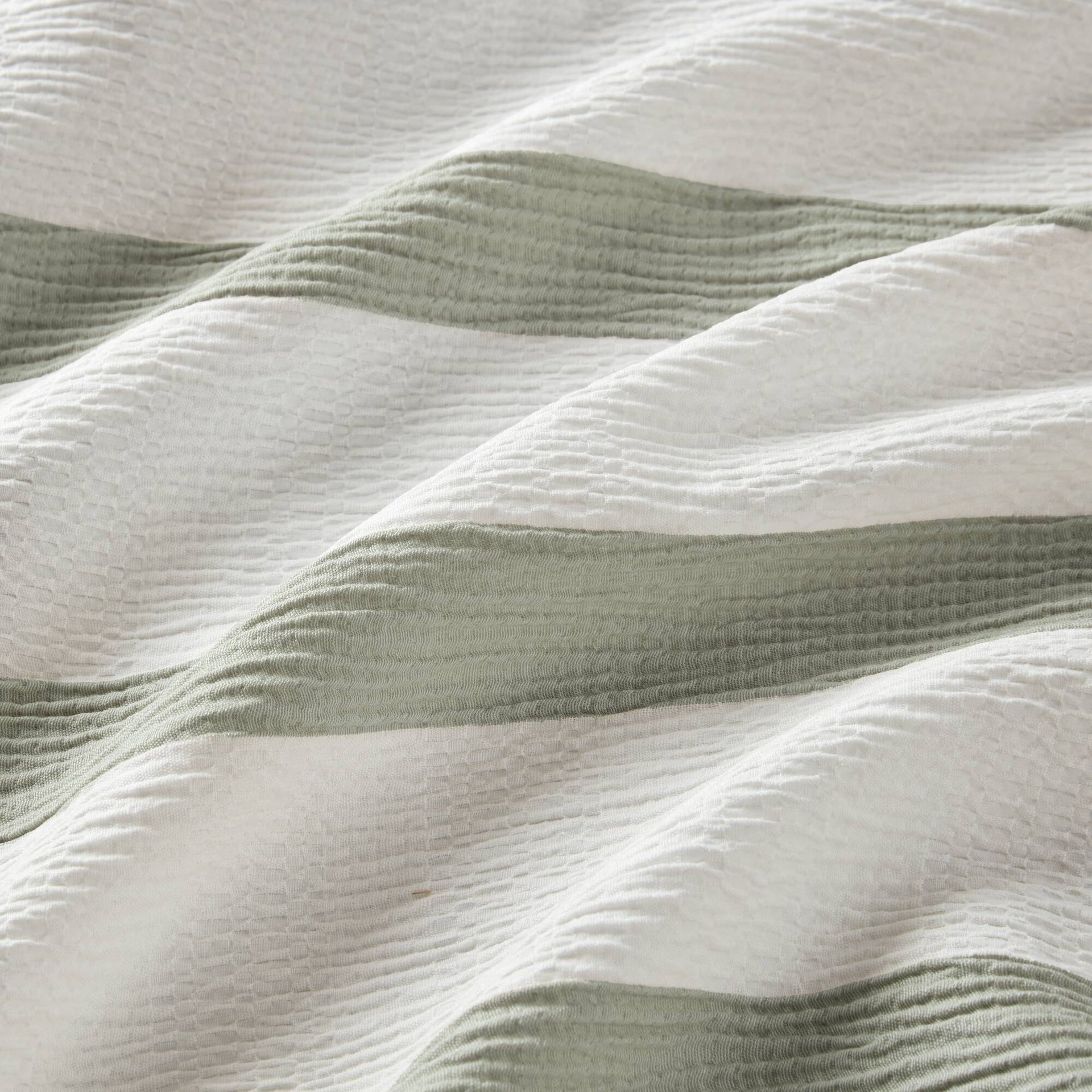 3-Piece King/Cal King Yarn-dyed striped comforter