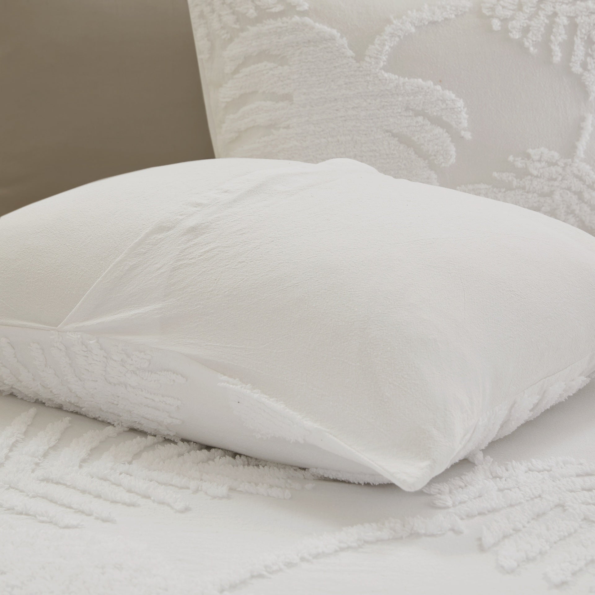3 Piece Tufted Cotton Chenille Palm Comforter Set Off-White Full/Queen