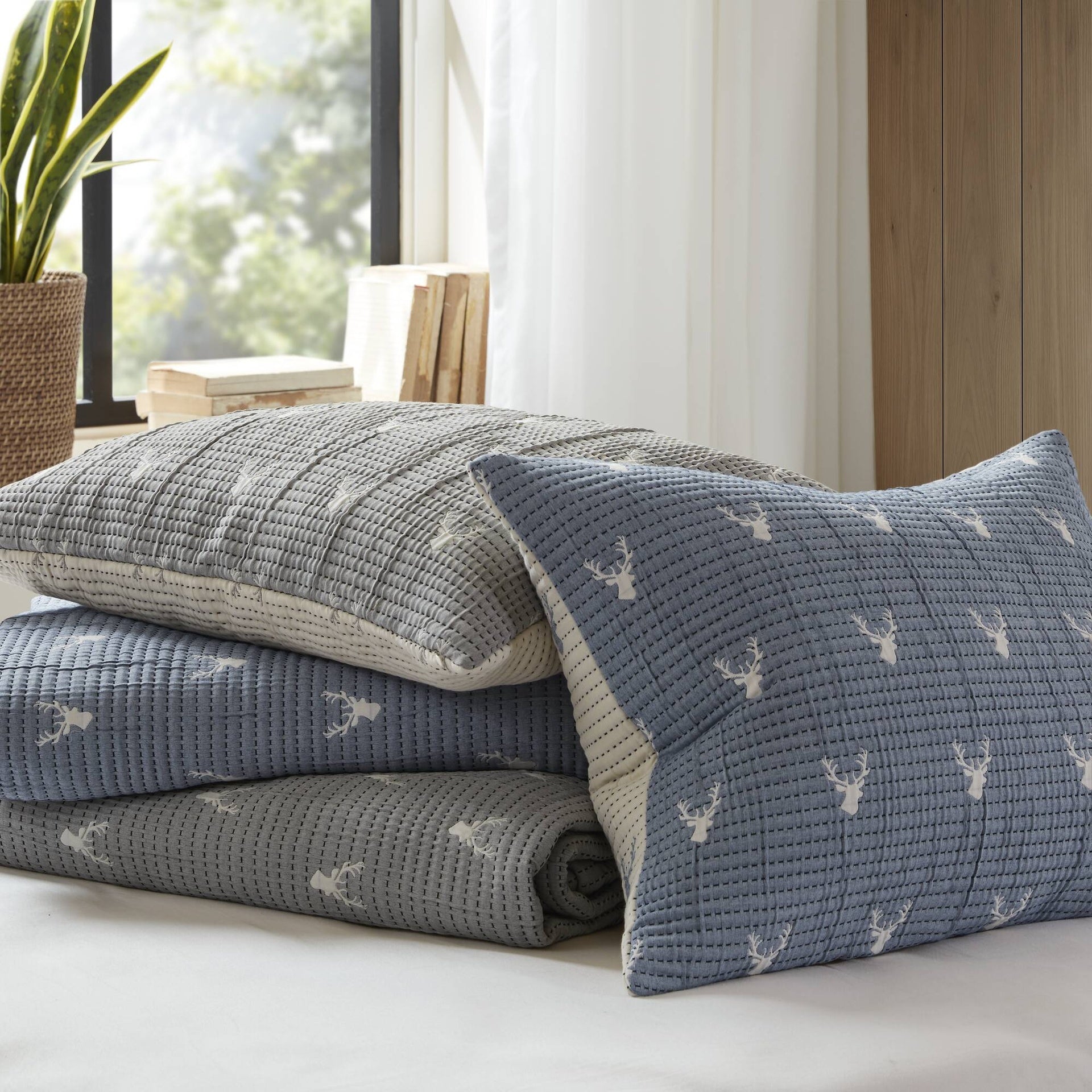 3 PCS Full/Queen Coverlet Set