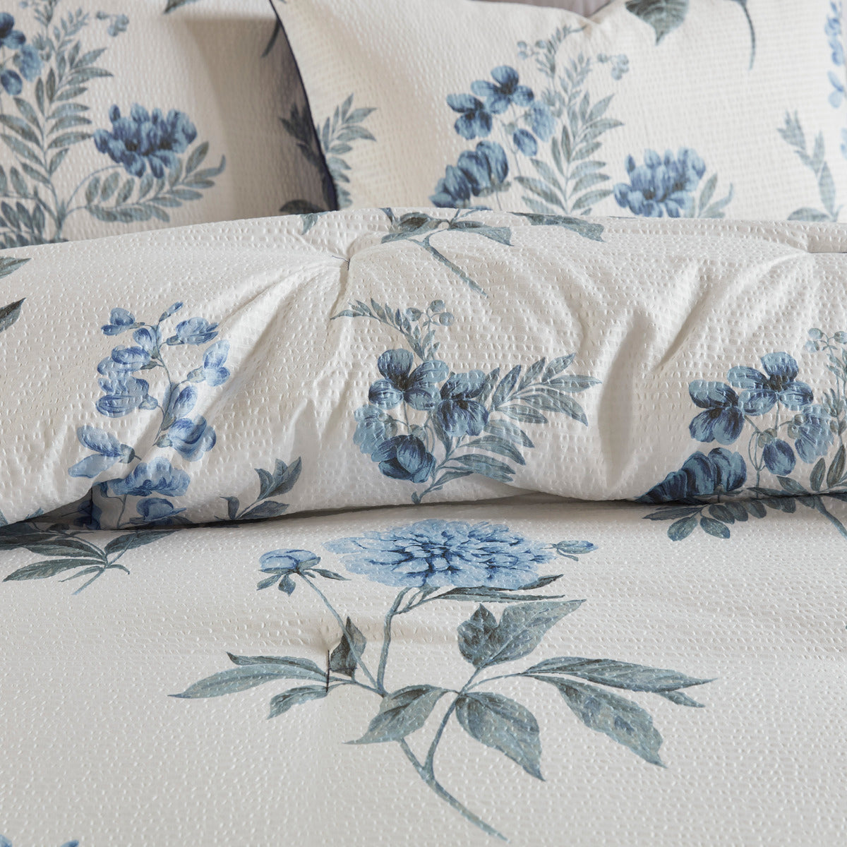 7 Piece Printed Seersucker Comforter Set with Throw Blanket Blue King/Cal King