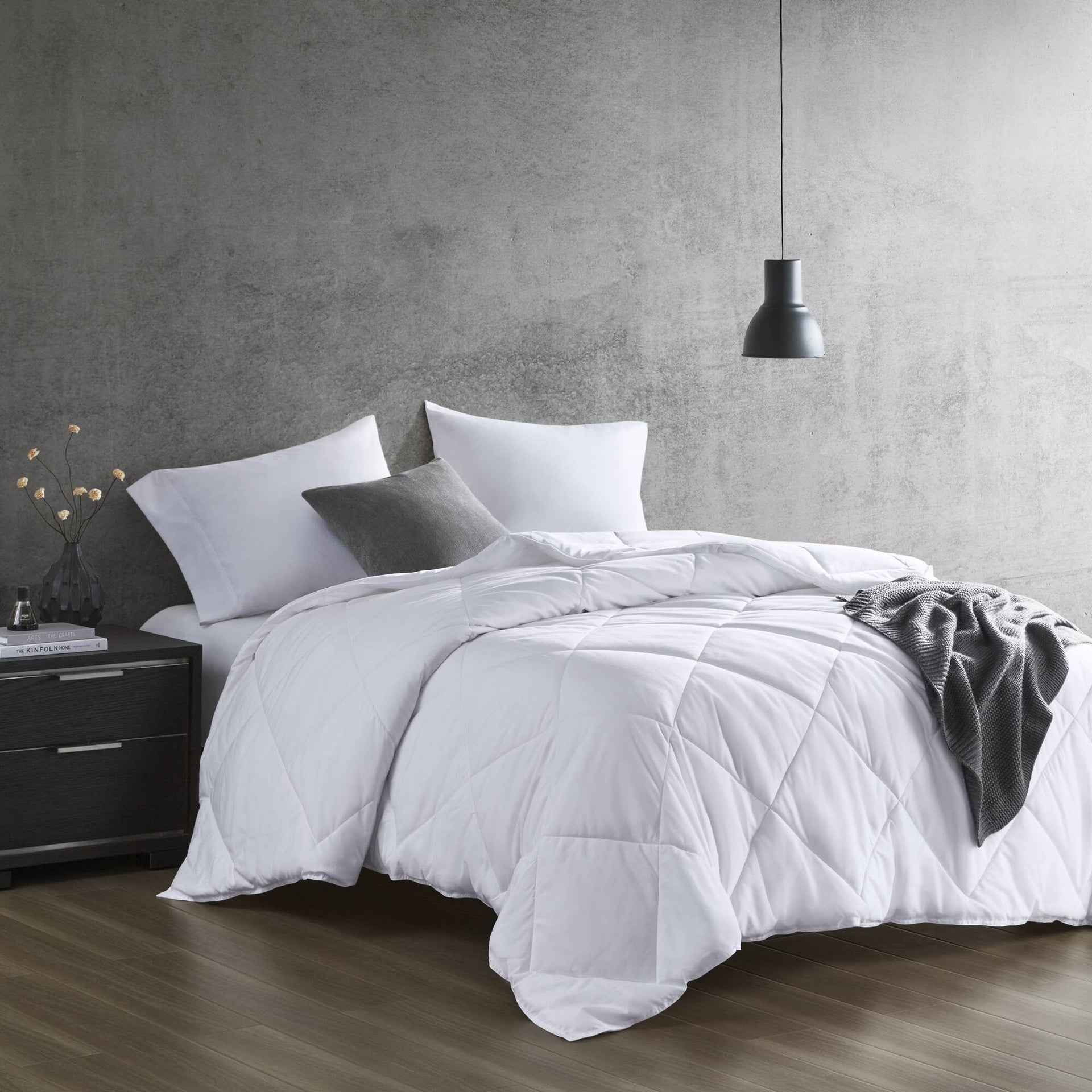 Oversized Down Alternative Comforter White Full/Queen