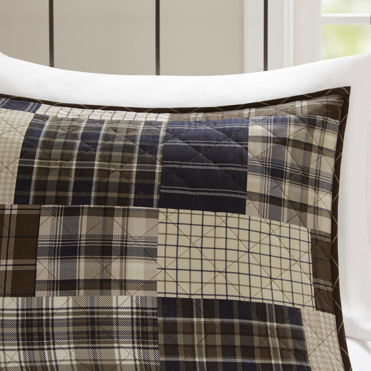 3 Piece Reversible Printed Quilt Set Black/Brown Full/Queen
