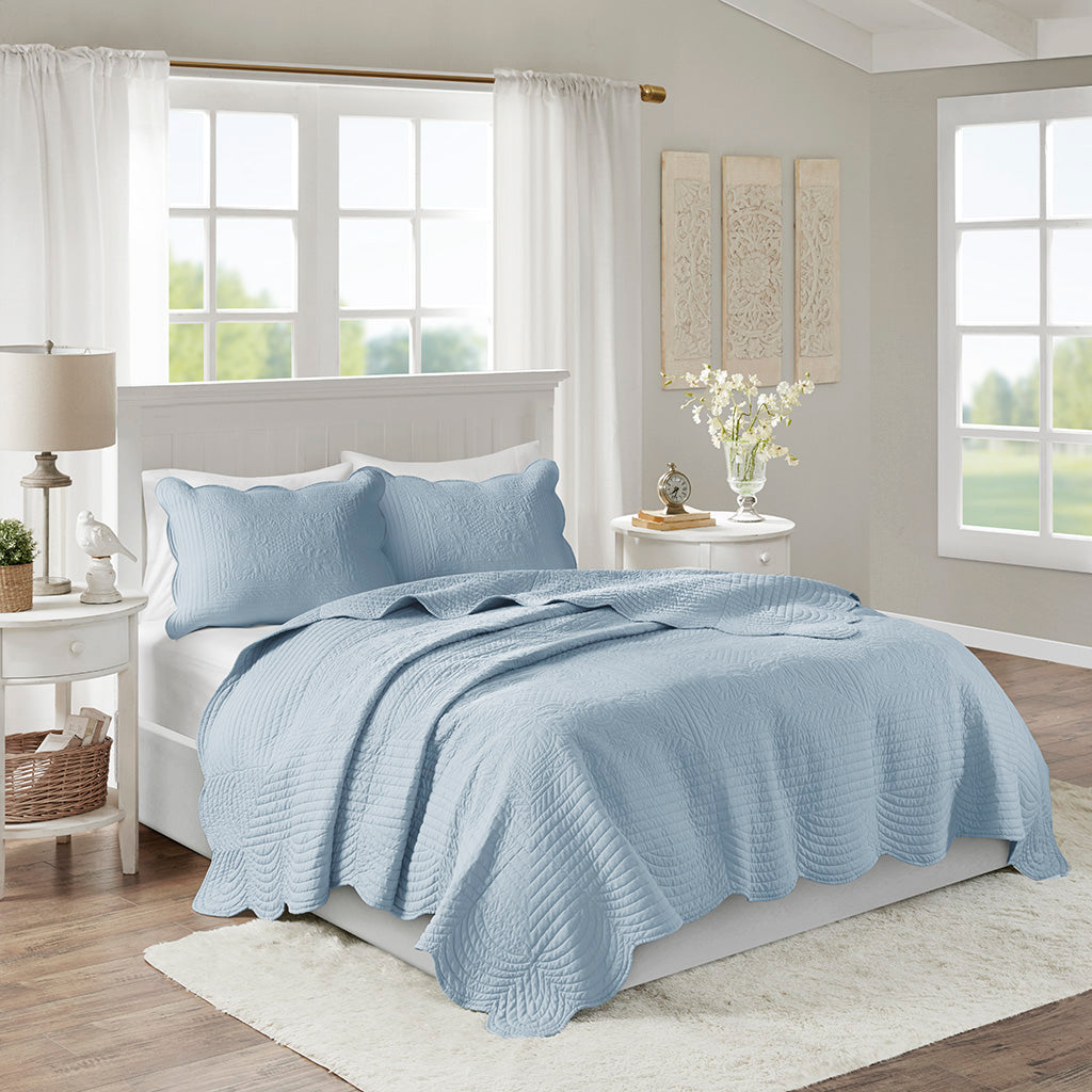 3 Piece Reversible Scalloped Edge Quilt Set Blue King/Cal King