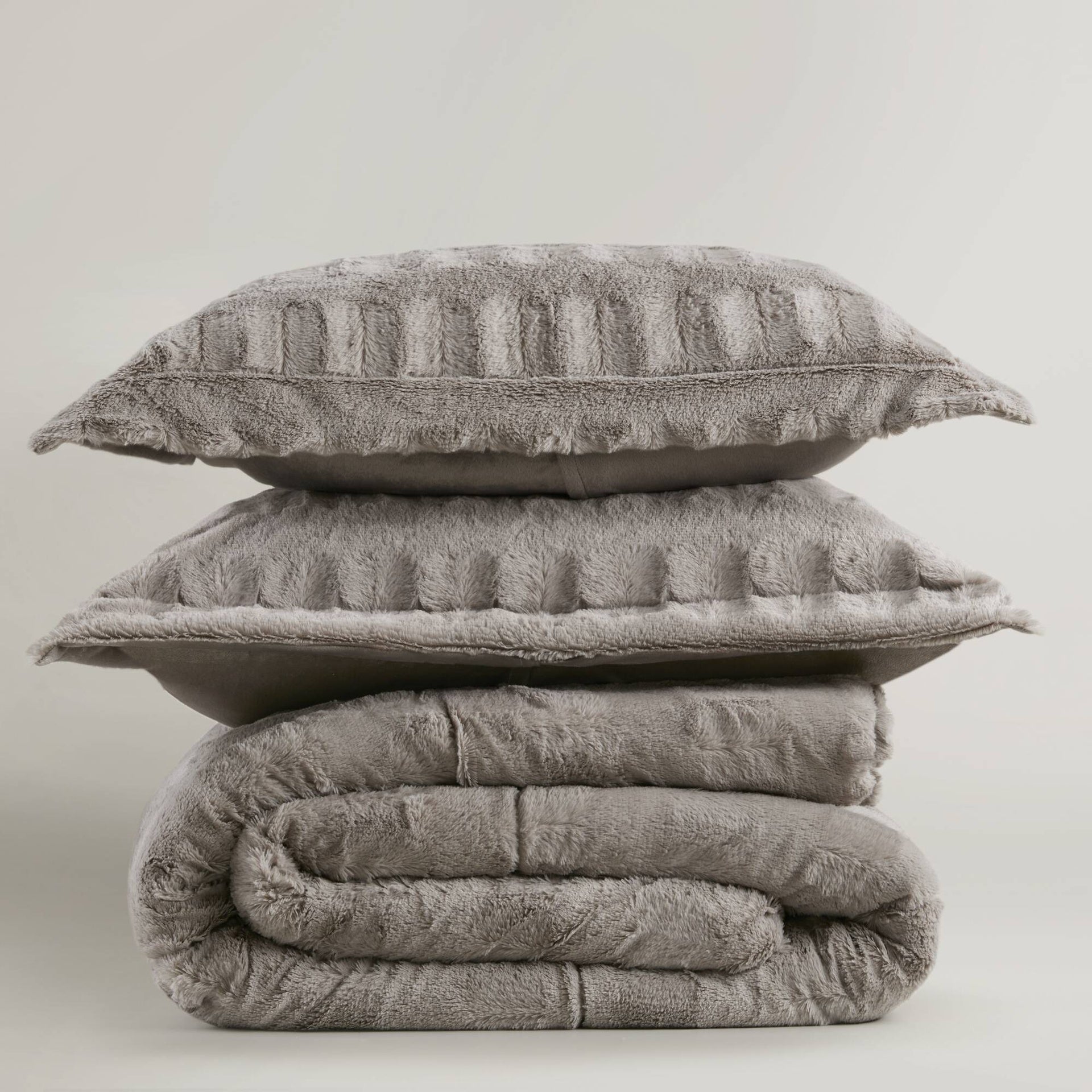 3 PCS Full/Queen Solid Faux Fur Comforter Mini Set Gray