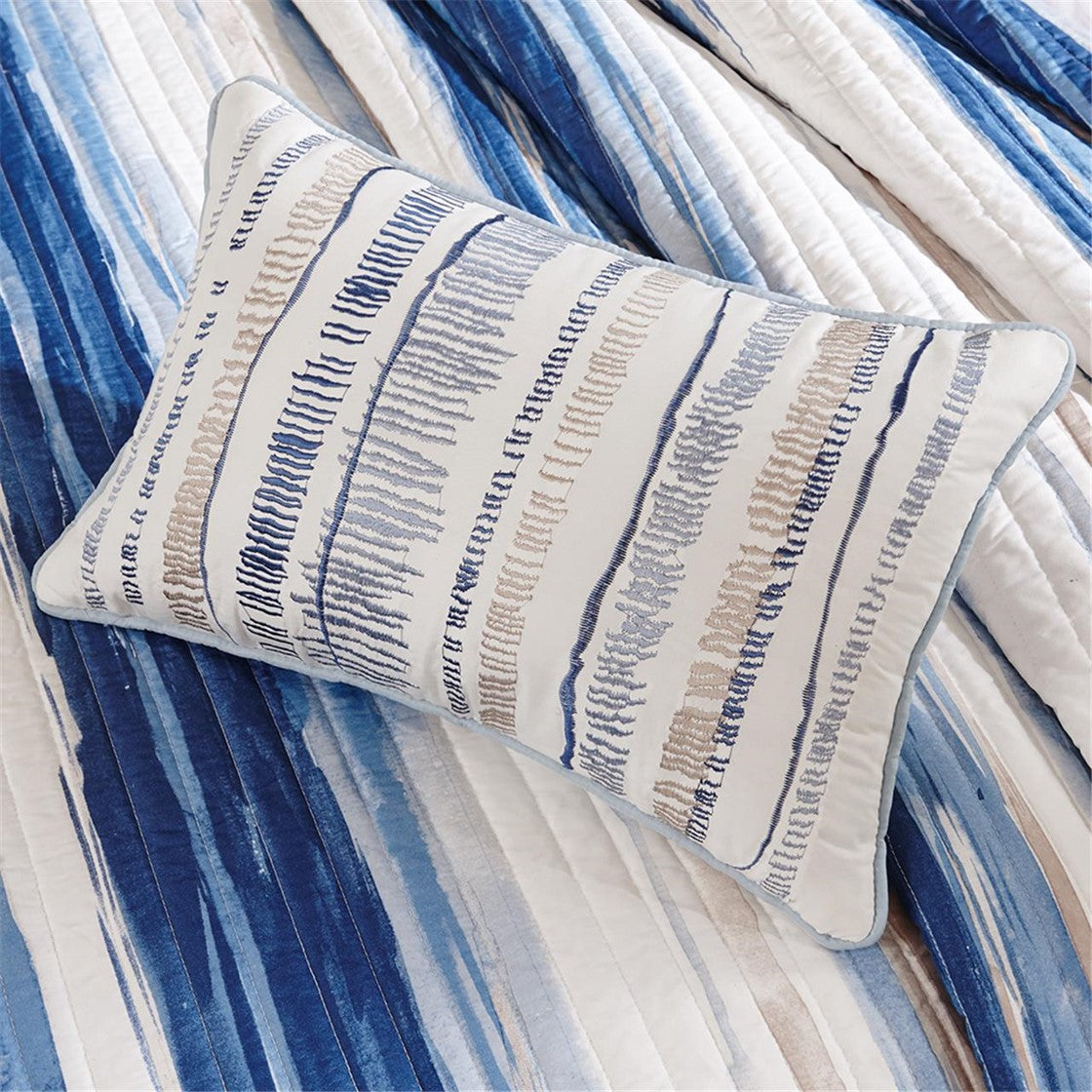 6 Piece Printed Quilt Set with Throw Pillows Blue King/Cal King