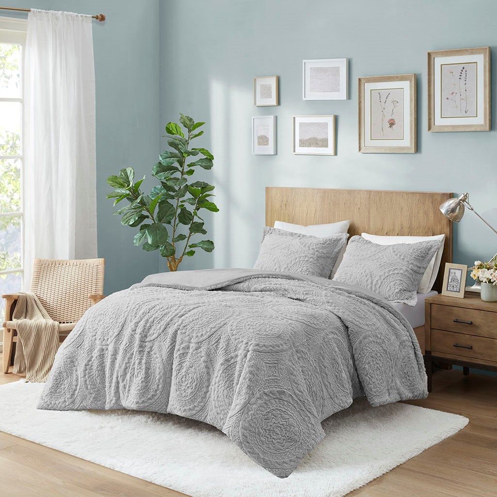 Full/Queen Embroidered Medallion Faux Fur Ultra Plush Comforter Mini Set
