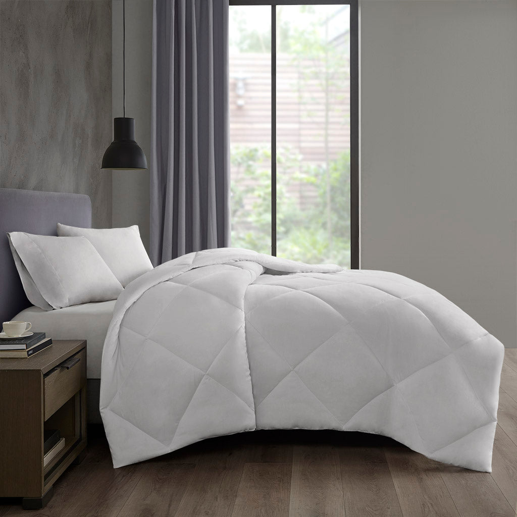 Oversized Down Alt Comforter with HeiQ Smart Temp Treatment White Full/Queen