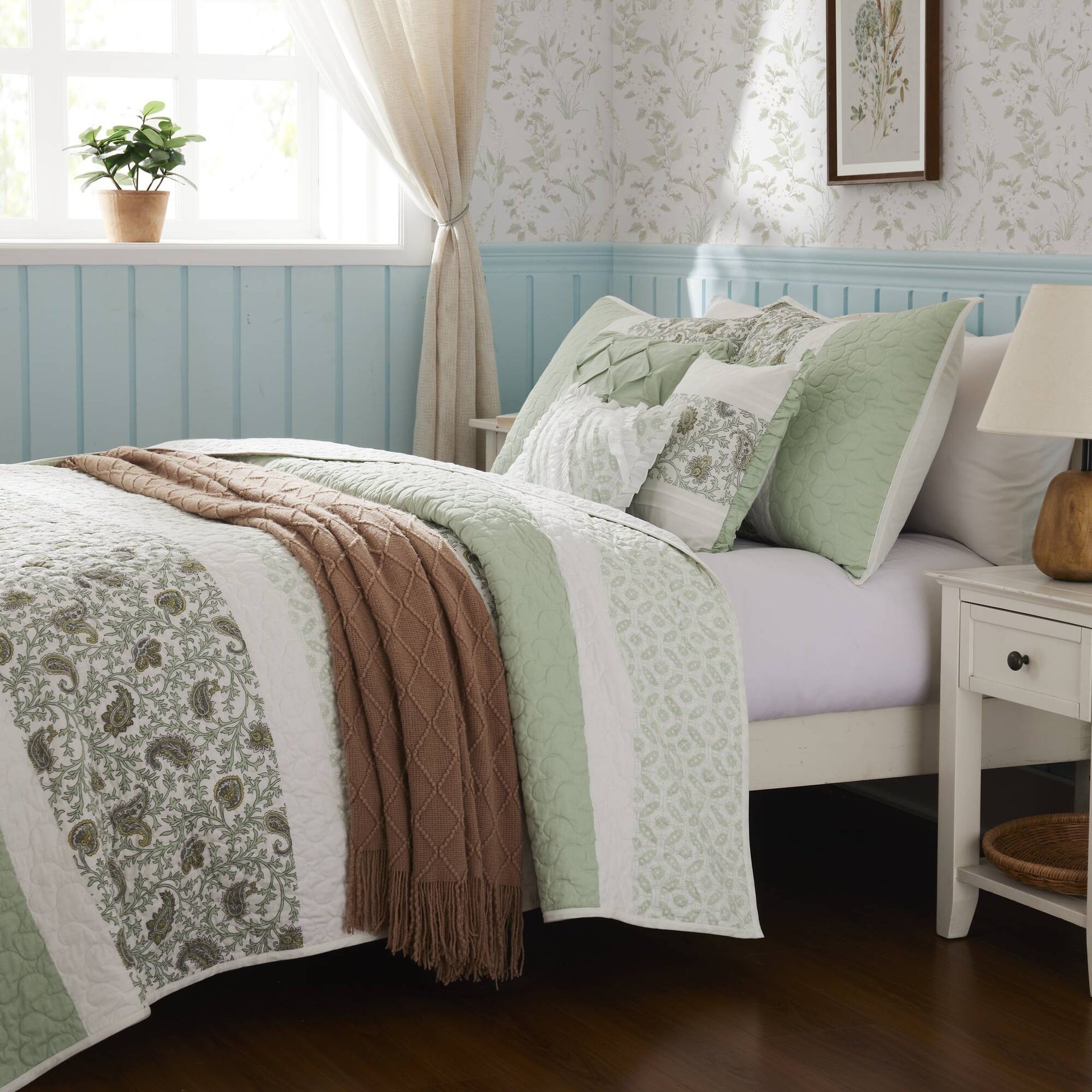 6 Piece Cotton Percale Quilt Set with Throw Pillows Full/Queen