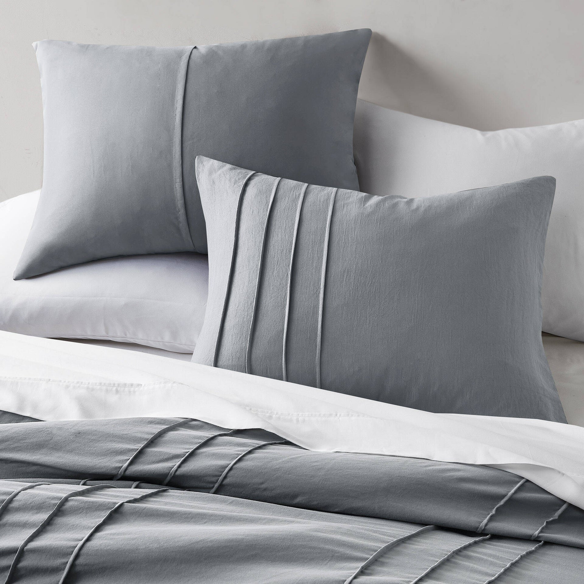 2-Piece Twin/Twin XL Soft Washed Pleated Comforter Set
