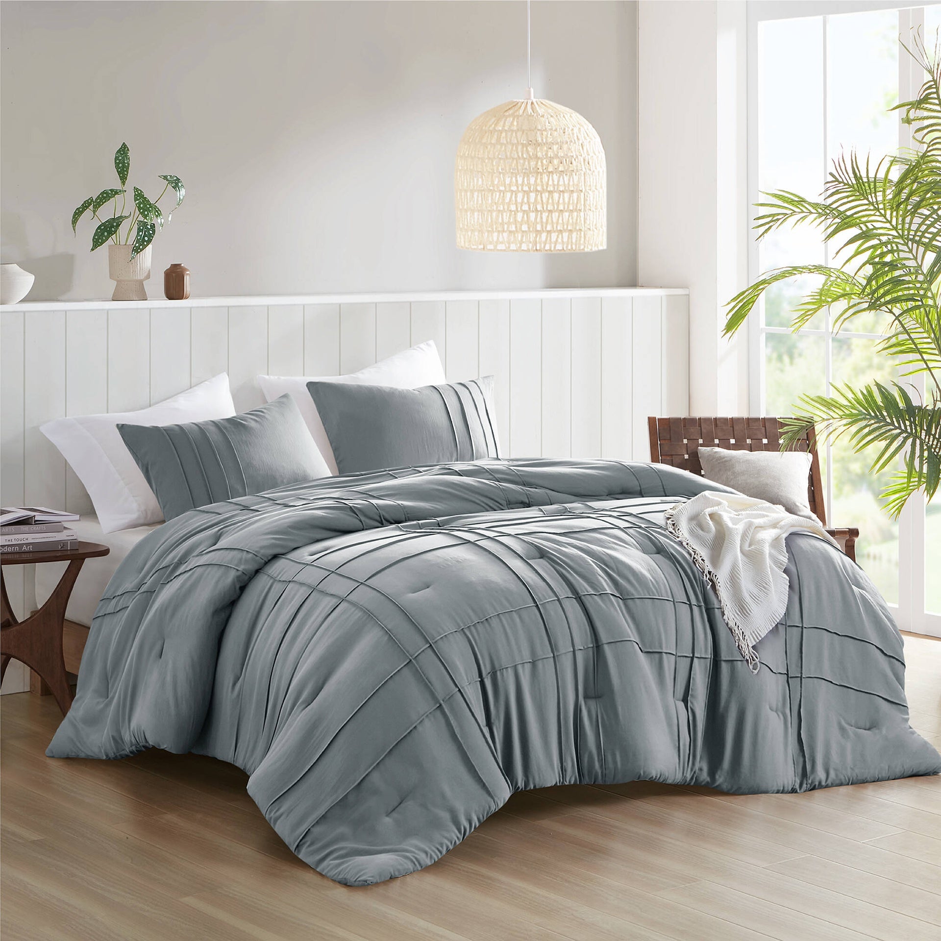 2-Piece Twin/Twin XL Soft Washed Pleated Comforter Set