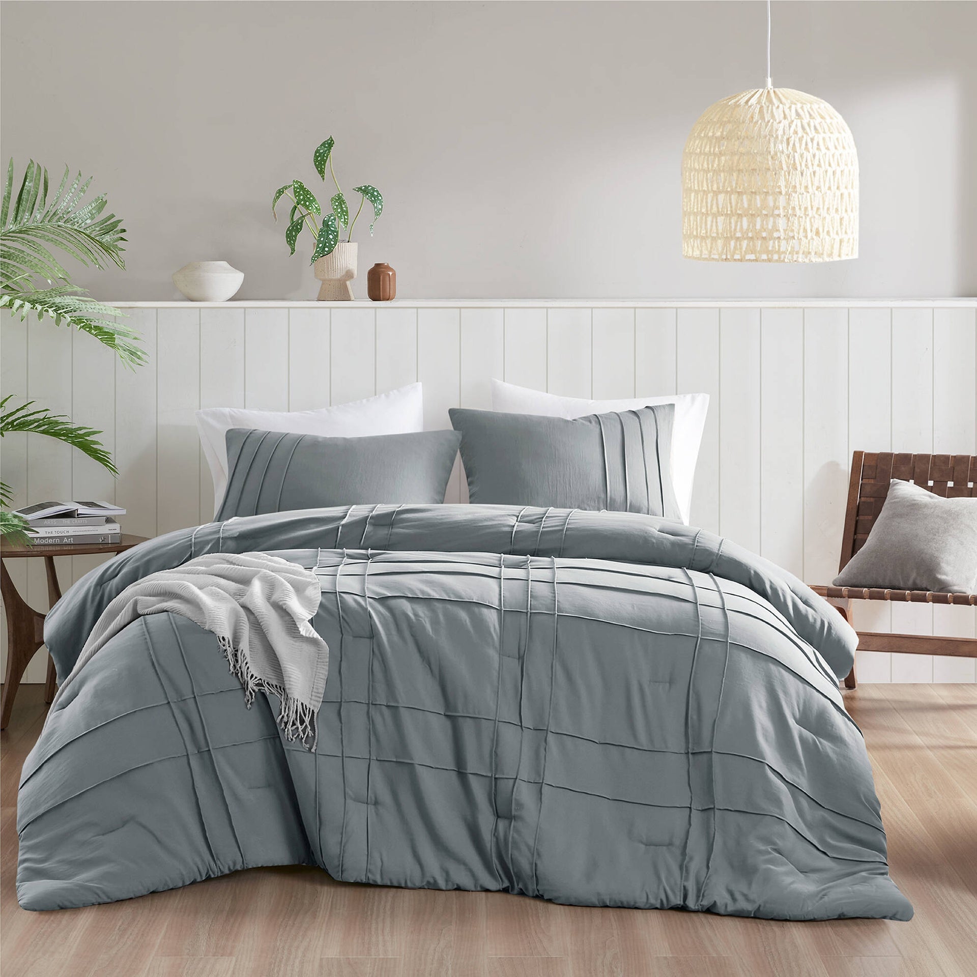 2-Piece Twin/Twin XL Soft Washed Pleated Comforter Set
