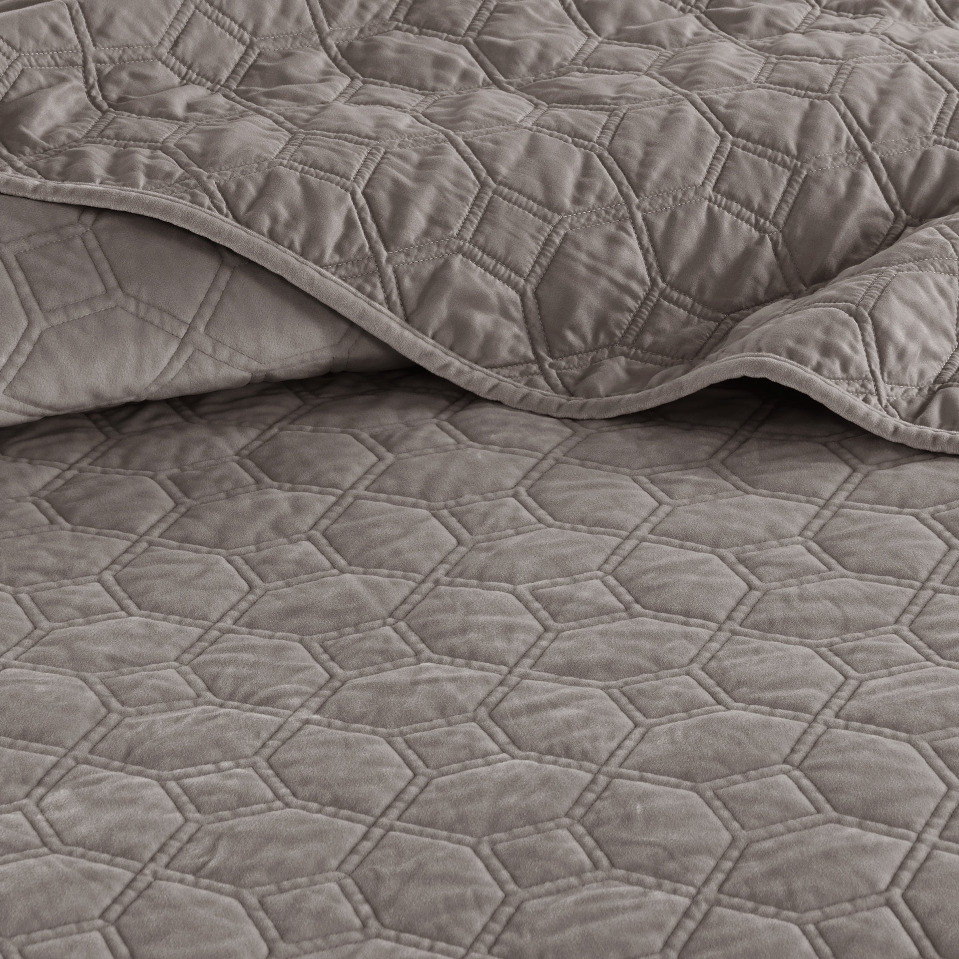 3 Piece Velvet Quilt Set Taupe King/Cal King