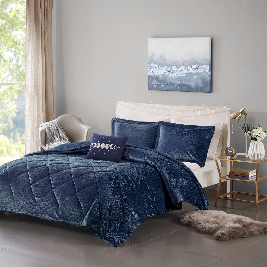 Twin/Twin XL Velvet Comforter Set with Throw Pillow