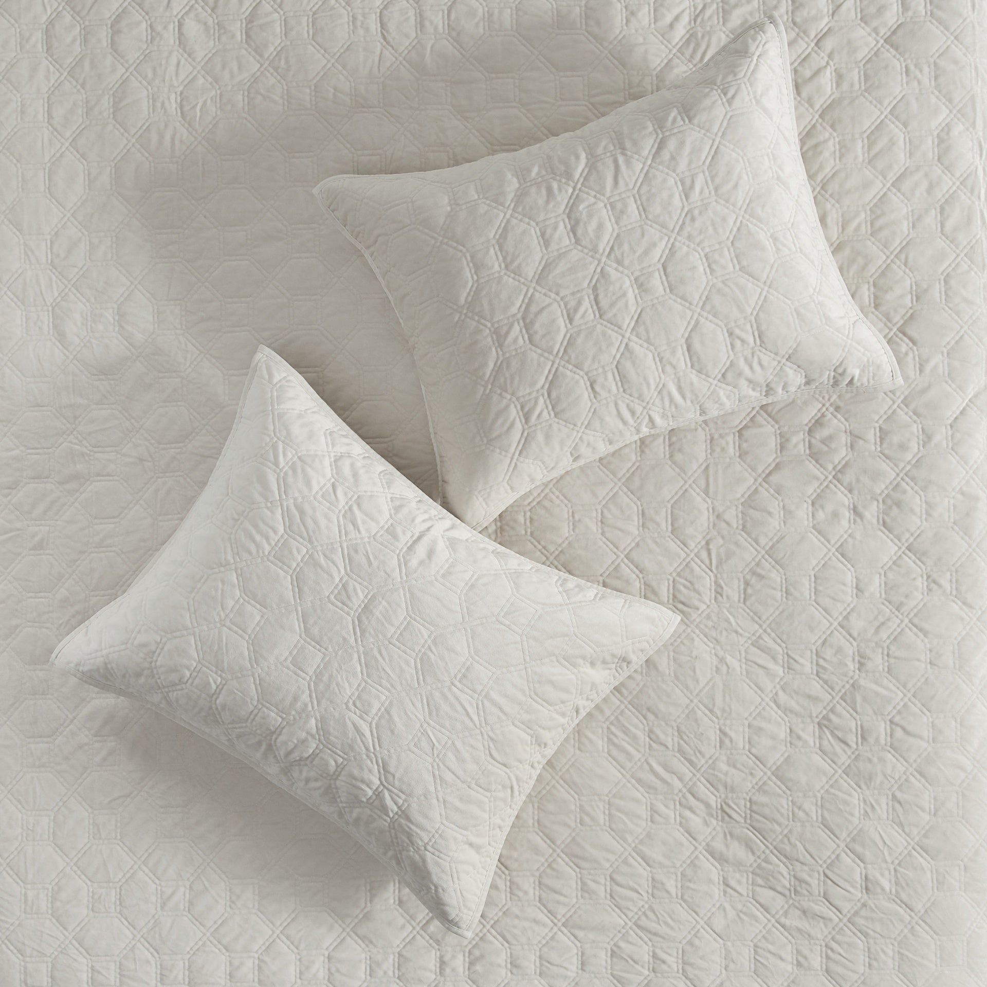 3 Piece Velvet Quilt Set Ivory King/Cal King