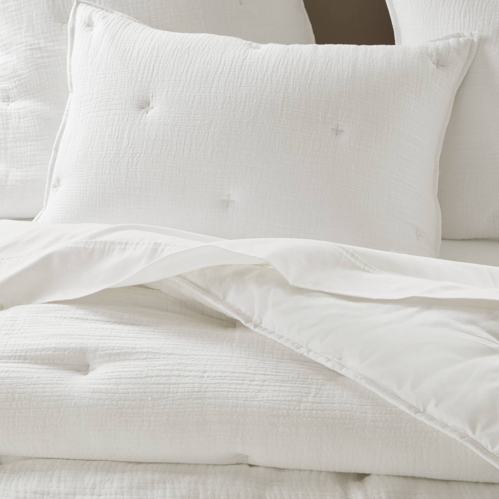 3-Piece King Cotton Gauze  Embroidered Quilt Set,White