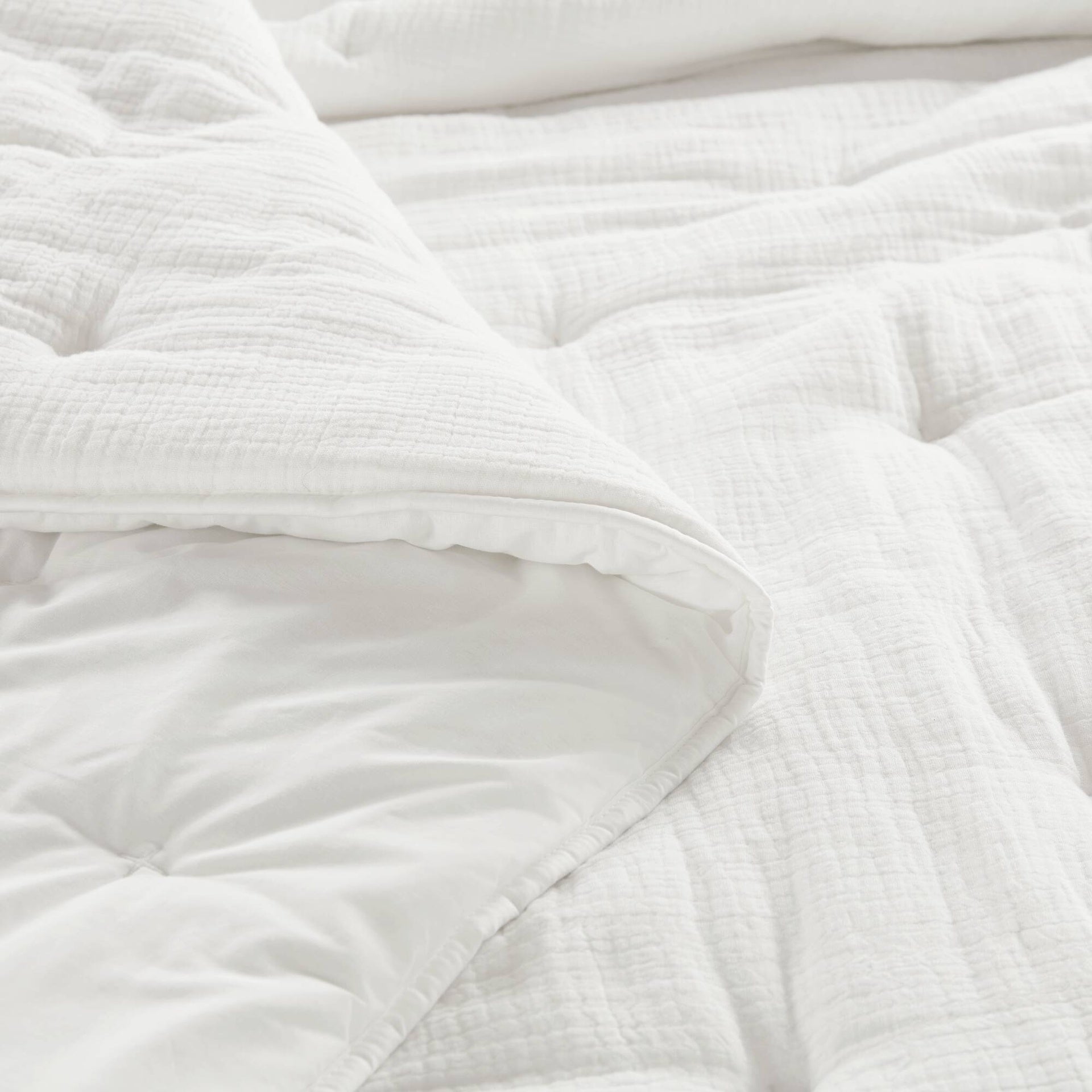 3-Piece King Cotton Gauze  Embroidered Quilt Set,White